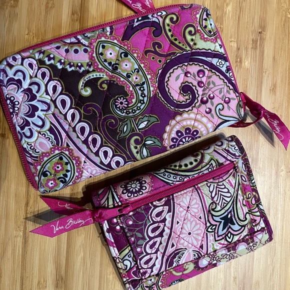 Very Bradley Two Clean Wallets - Picture 7 of 8